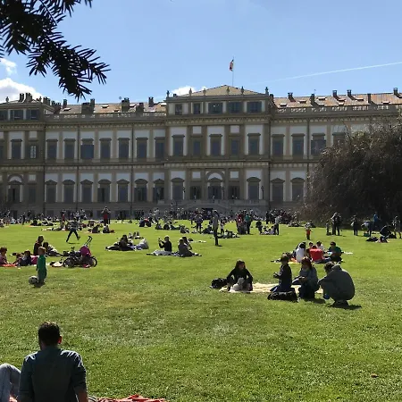 Appartamento Ampio E Indipendente Con Vista Giardino Paderno d'Adda Exterior foto