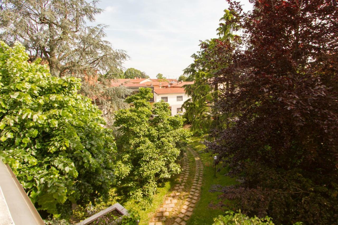 Ampio E Indipendente Con Vista Giardino
